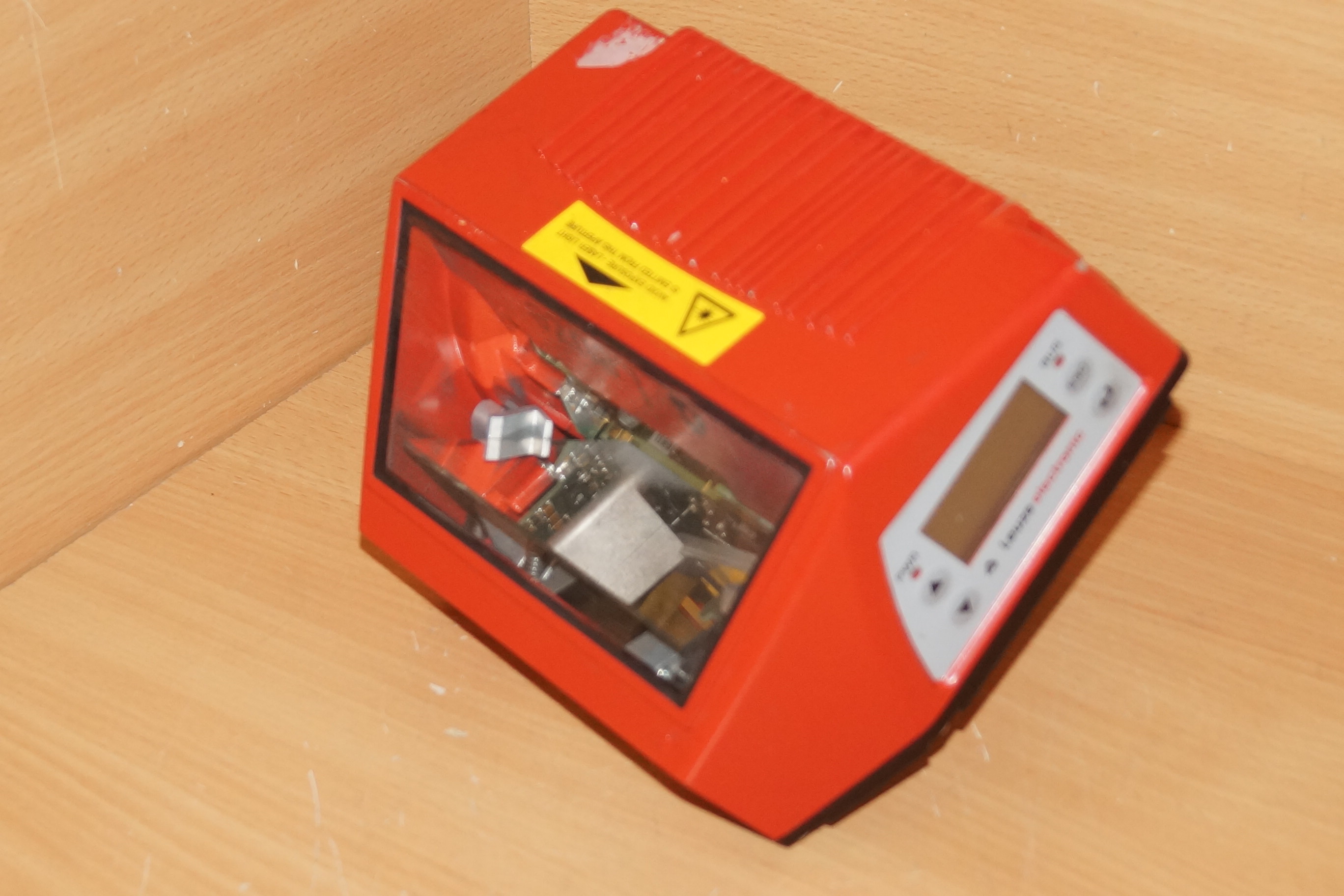 BCL 504i ON 100