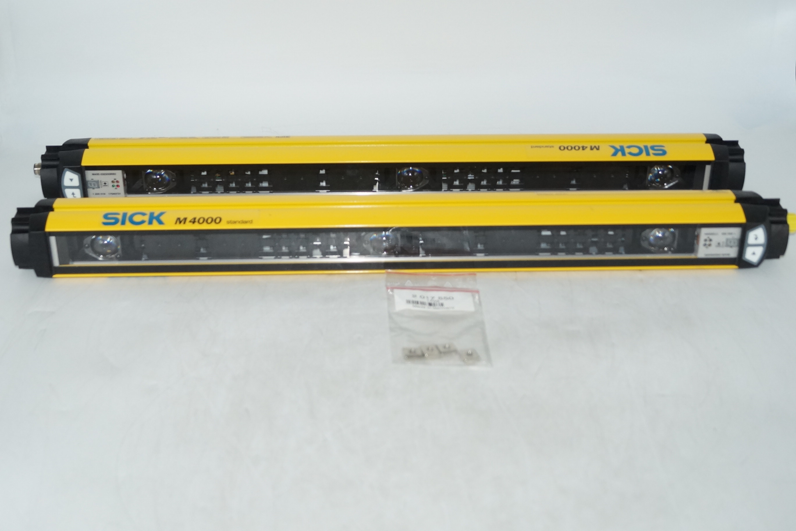 M40S-032200AR0