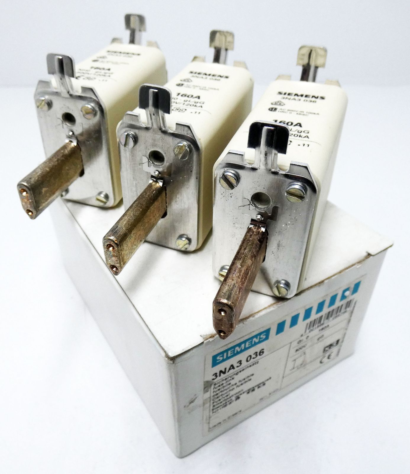 3NA3 036
