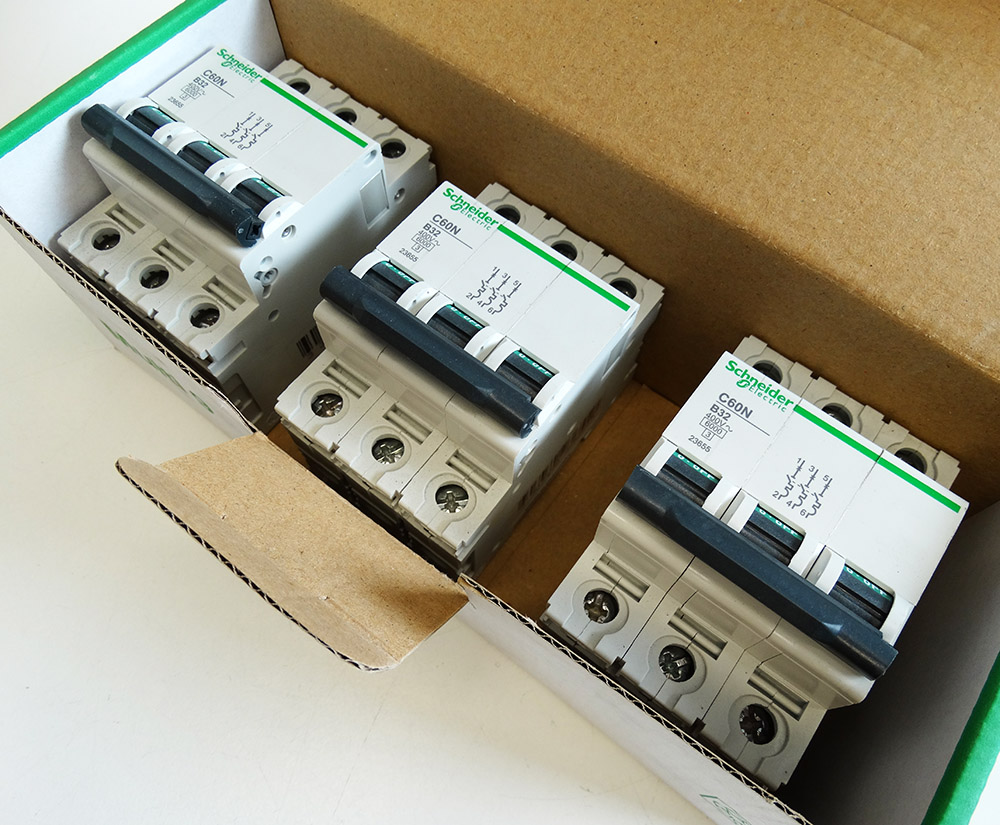 C60N 3P B32 400V